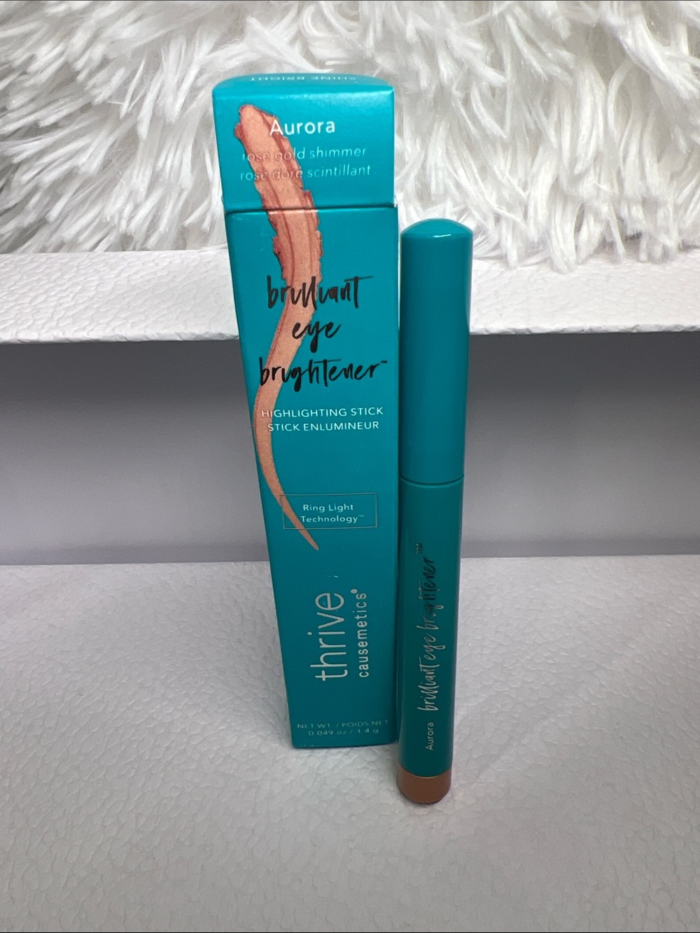 Thrive Causemetics: Brilliant eye brightener highlighting eyeshadow stick Aurora